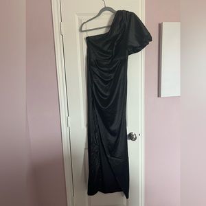 Boohoo black one shoulder long dress with slit